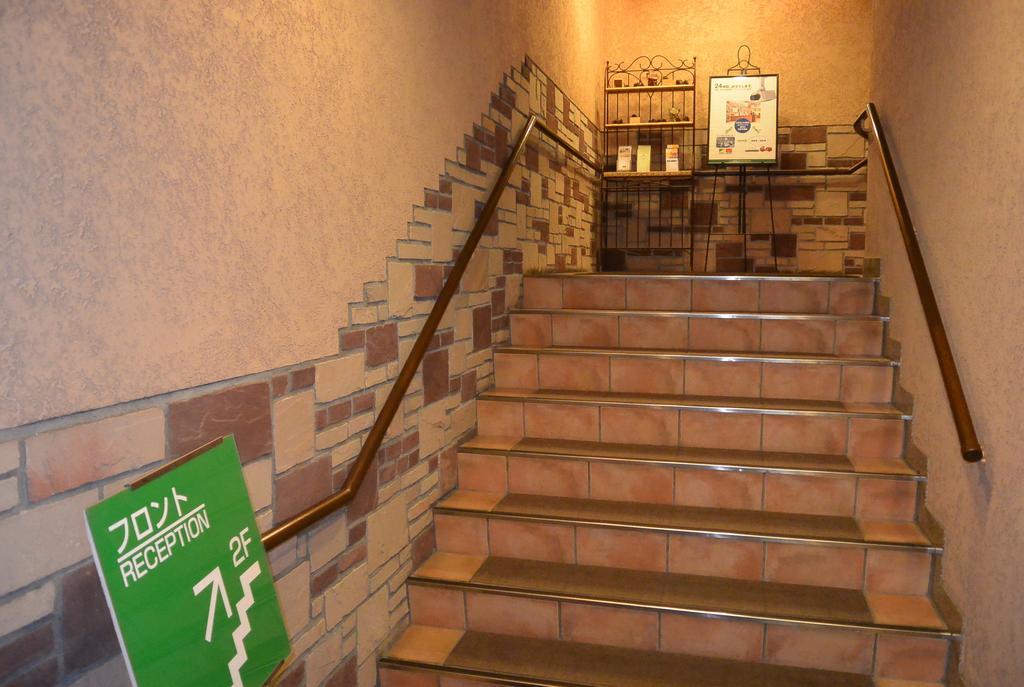 Washington R&B Hotel Sapporo Kita 3 Nishi 2 Екстер'єр фото